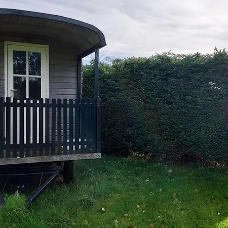 Buitenplaats אוהל מפואר